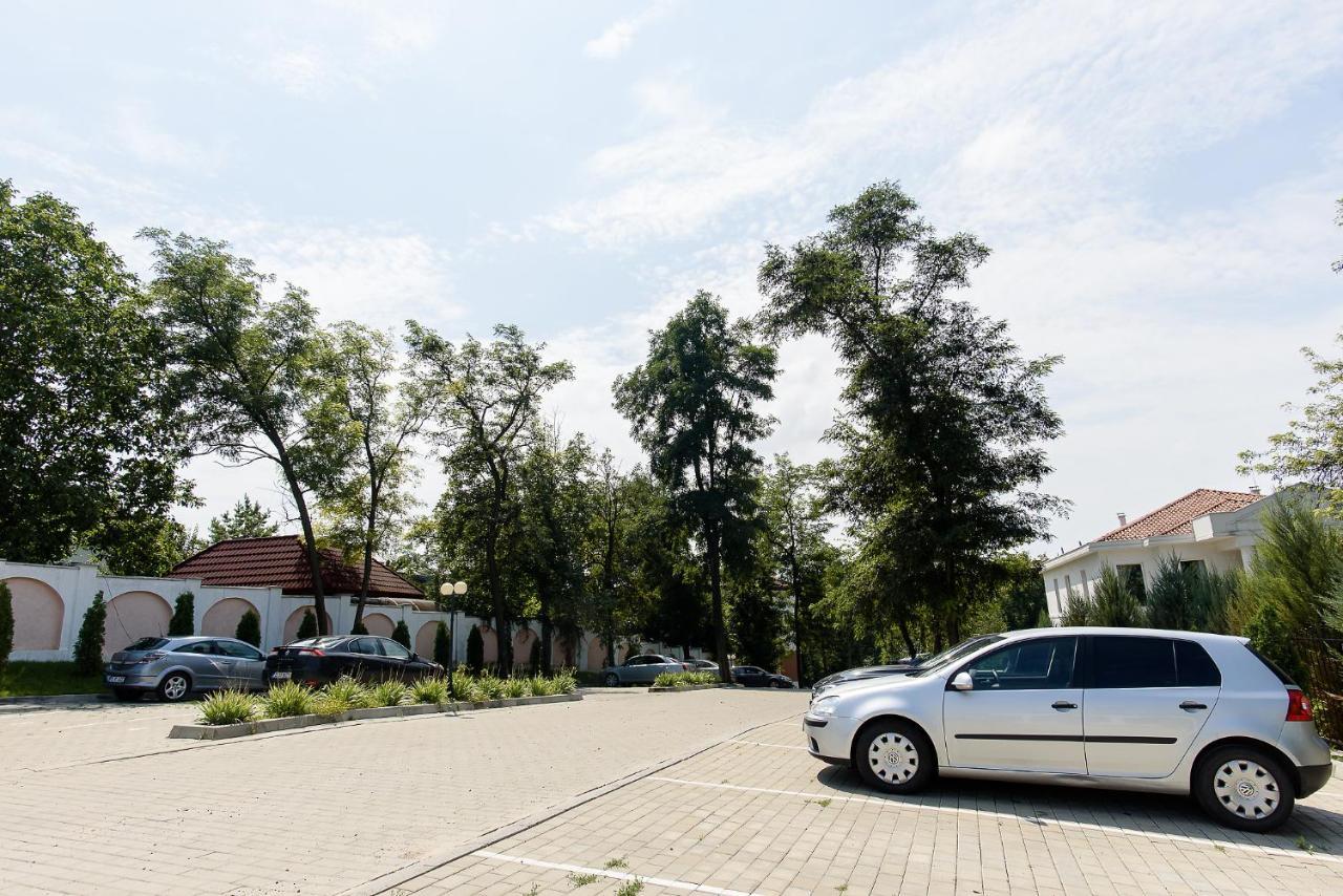 Carla'S Apartment, Airport & Train Station Shuttle Iasi Exterior photo