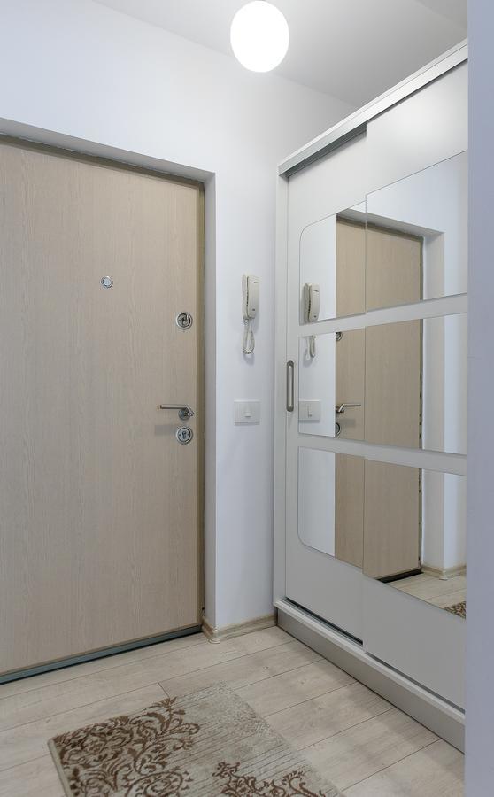 Carla'S Apartment, Airport & Train Station Shuttle Iasi Exterior photo