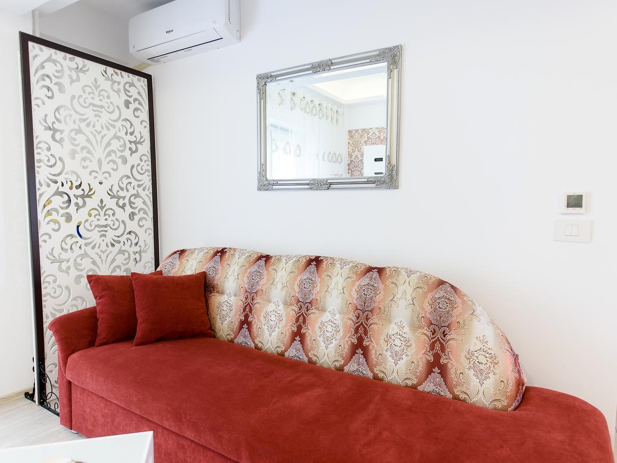 Carla'S Apartment, Airport & Train Station Shuttle Iasi Exterior photo